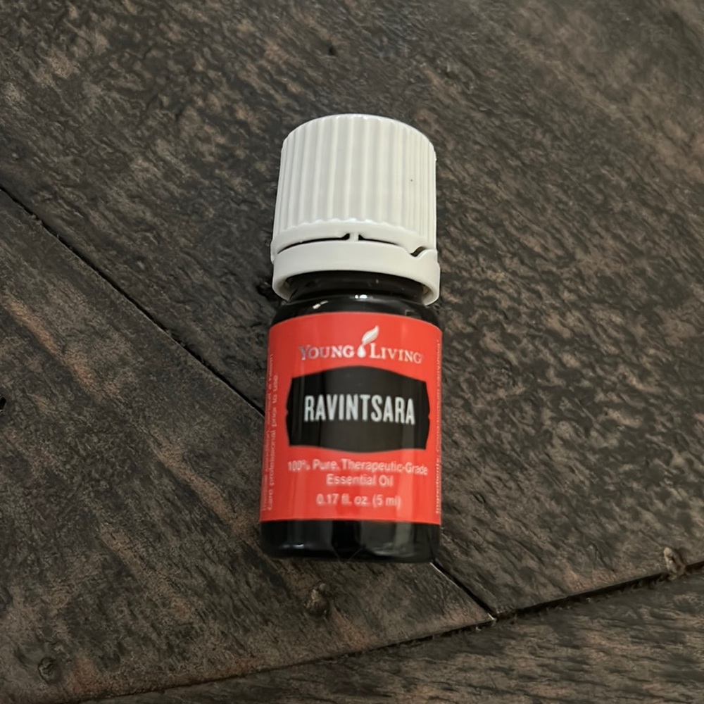 YOUNG LIVING RAVINTSARA ESSENTIAL OIL. 5 ml NWT Bundle2Save